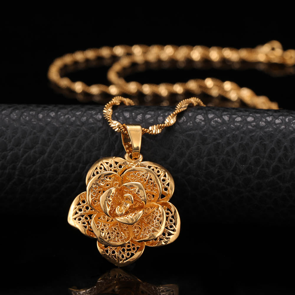 "Avéa" Petal Bloom Necklace